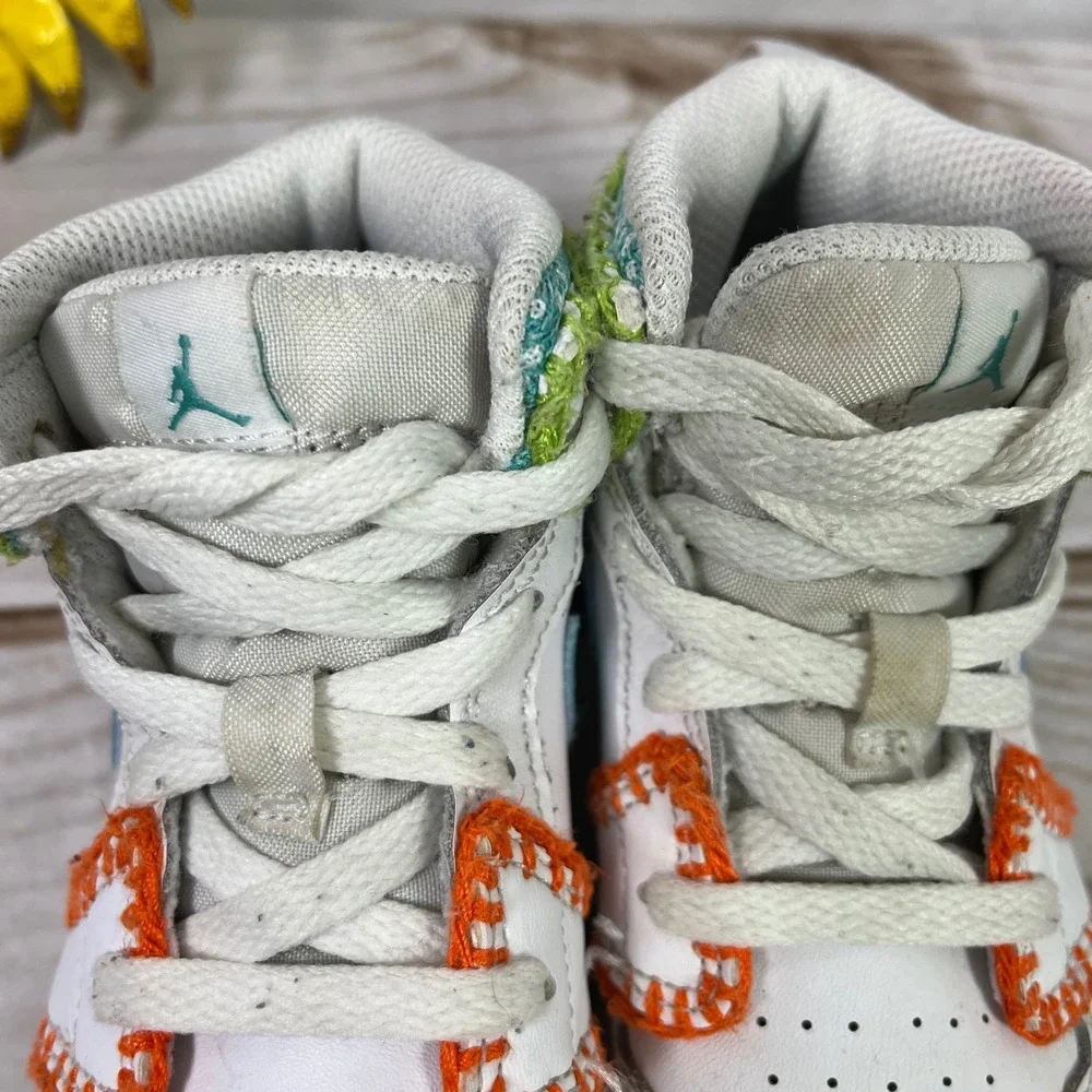 Nike‎ Girls Jordan 1 Mid SE White Teal Orange Stitch Toddler Shoes 9C